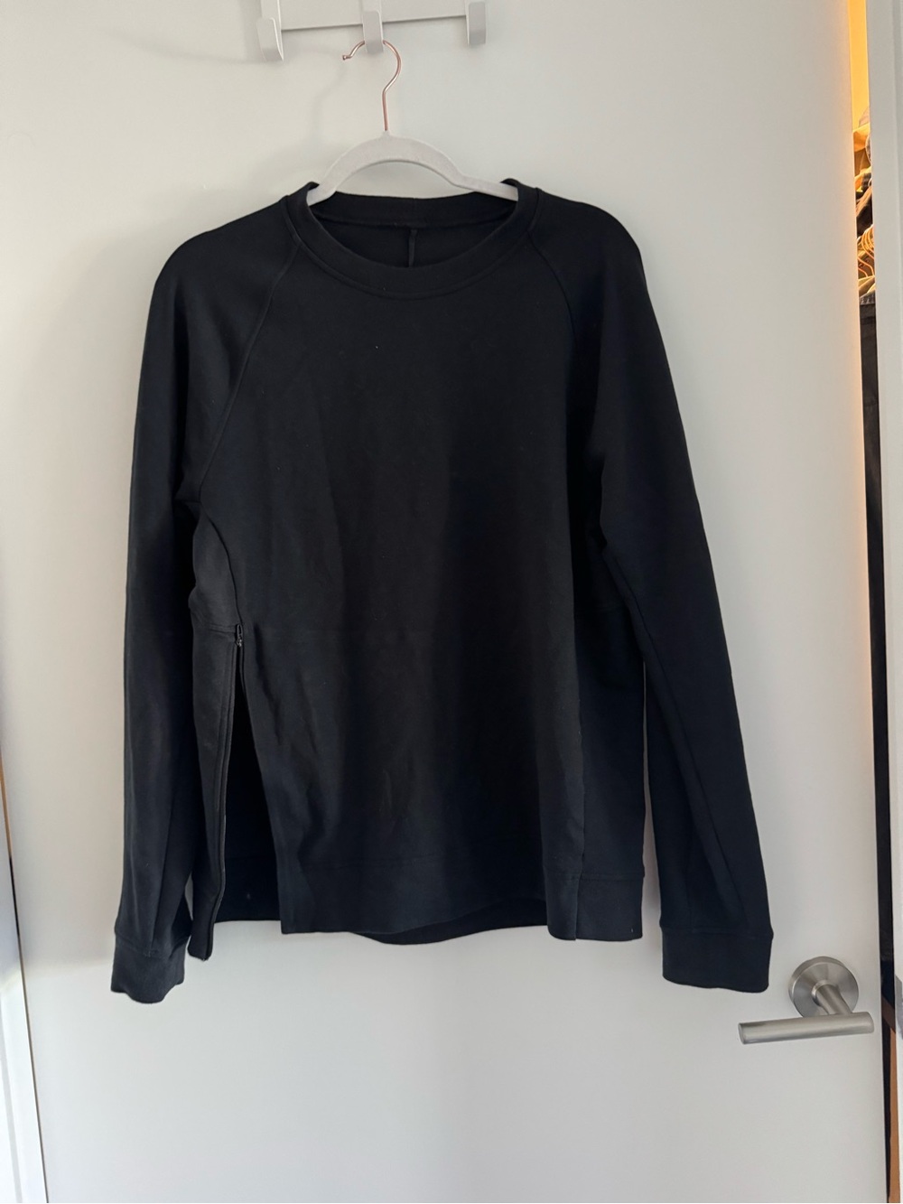 Men’s Lululemon Black Crewneck Pullover Sweatshirt